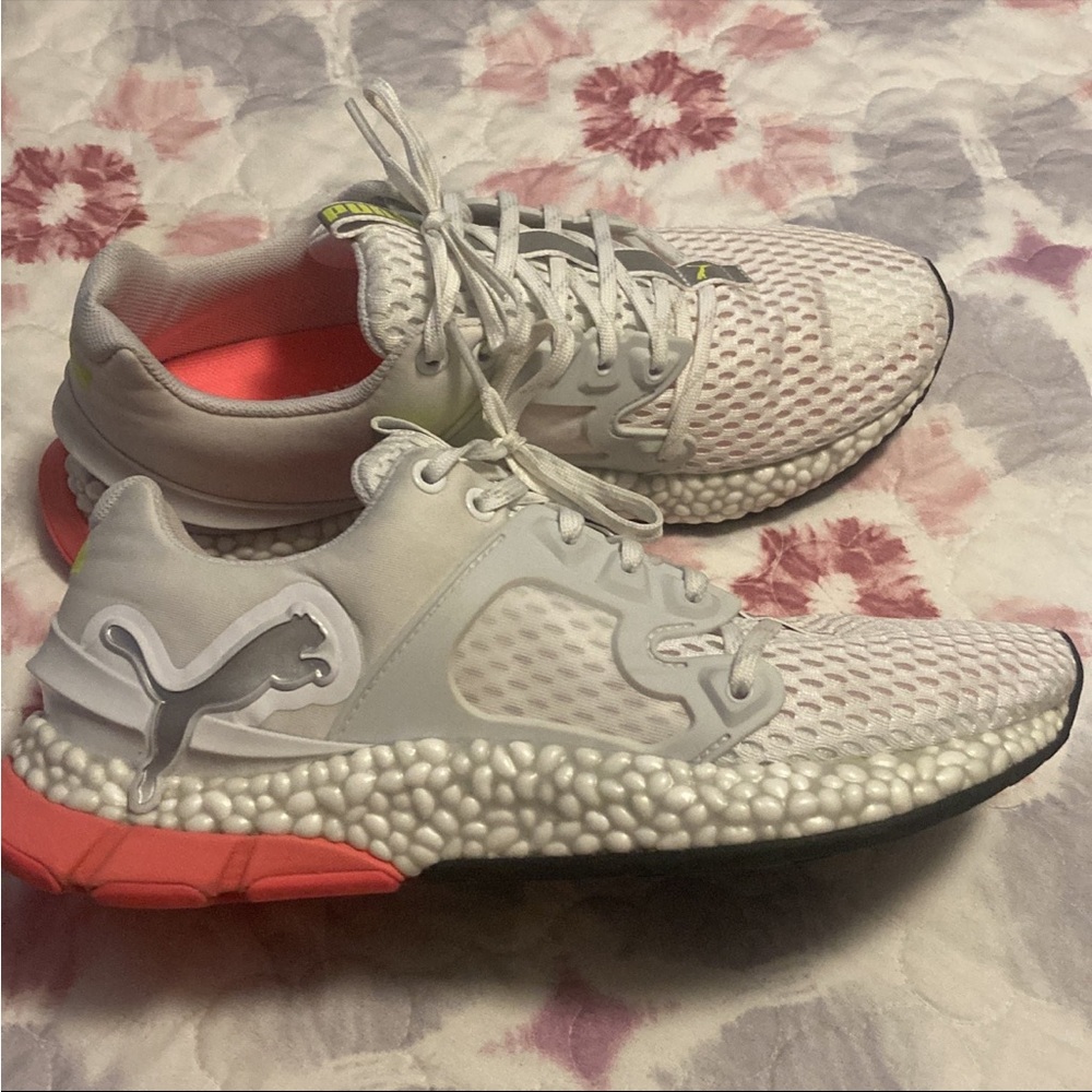 Puma hybrid Athletic Shoes White and orange puma cat